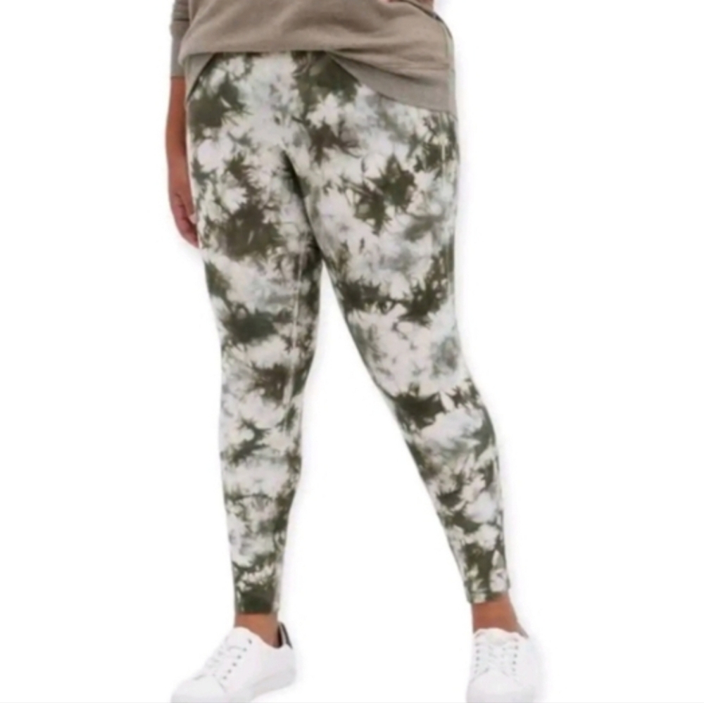 🎊Torrid Green and White Tie-Dye Leggings
